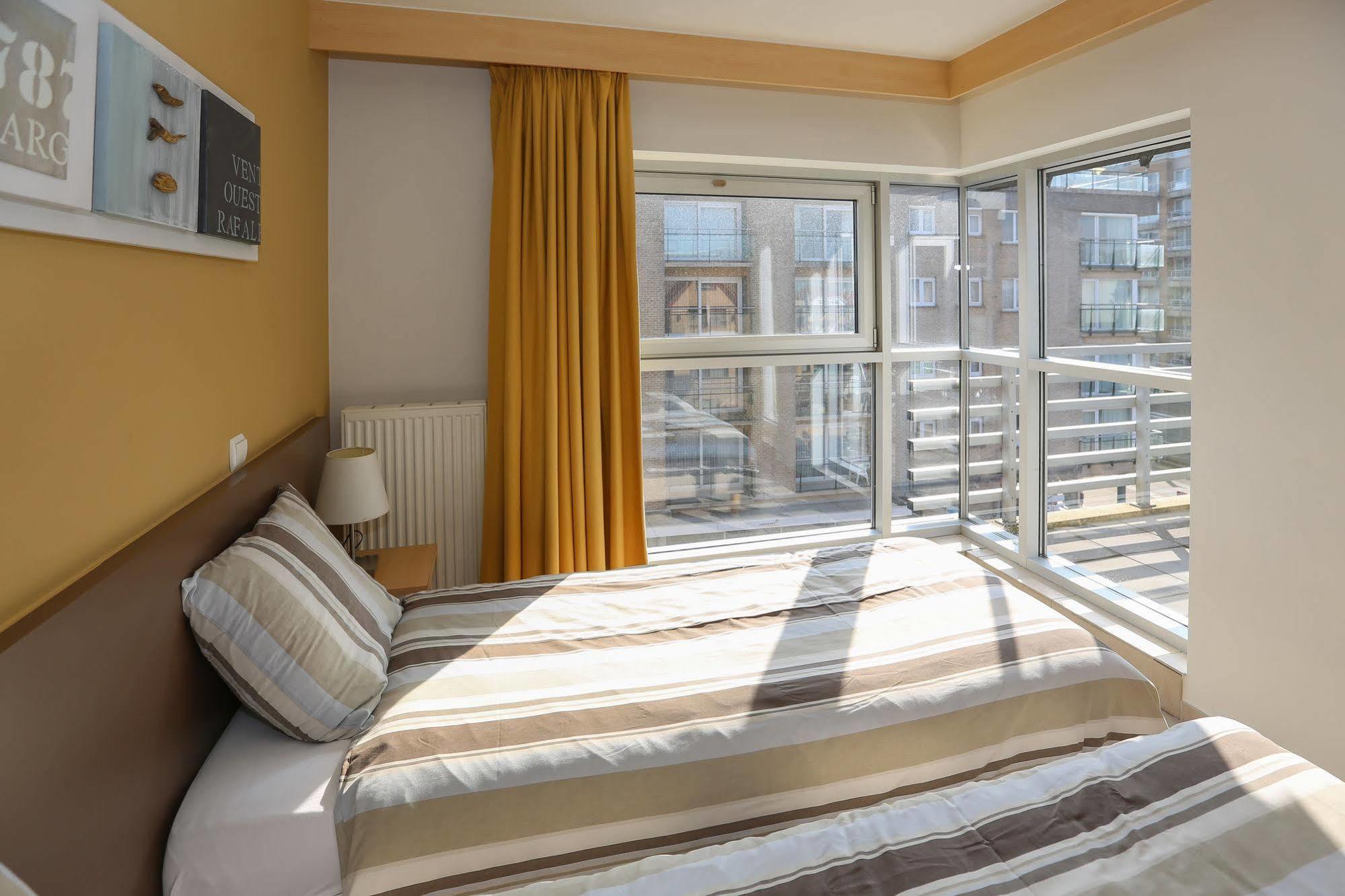 Belcasa Suitehotel Мідделкерке Екстер'єр фото