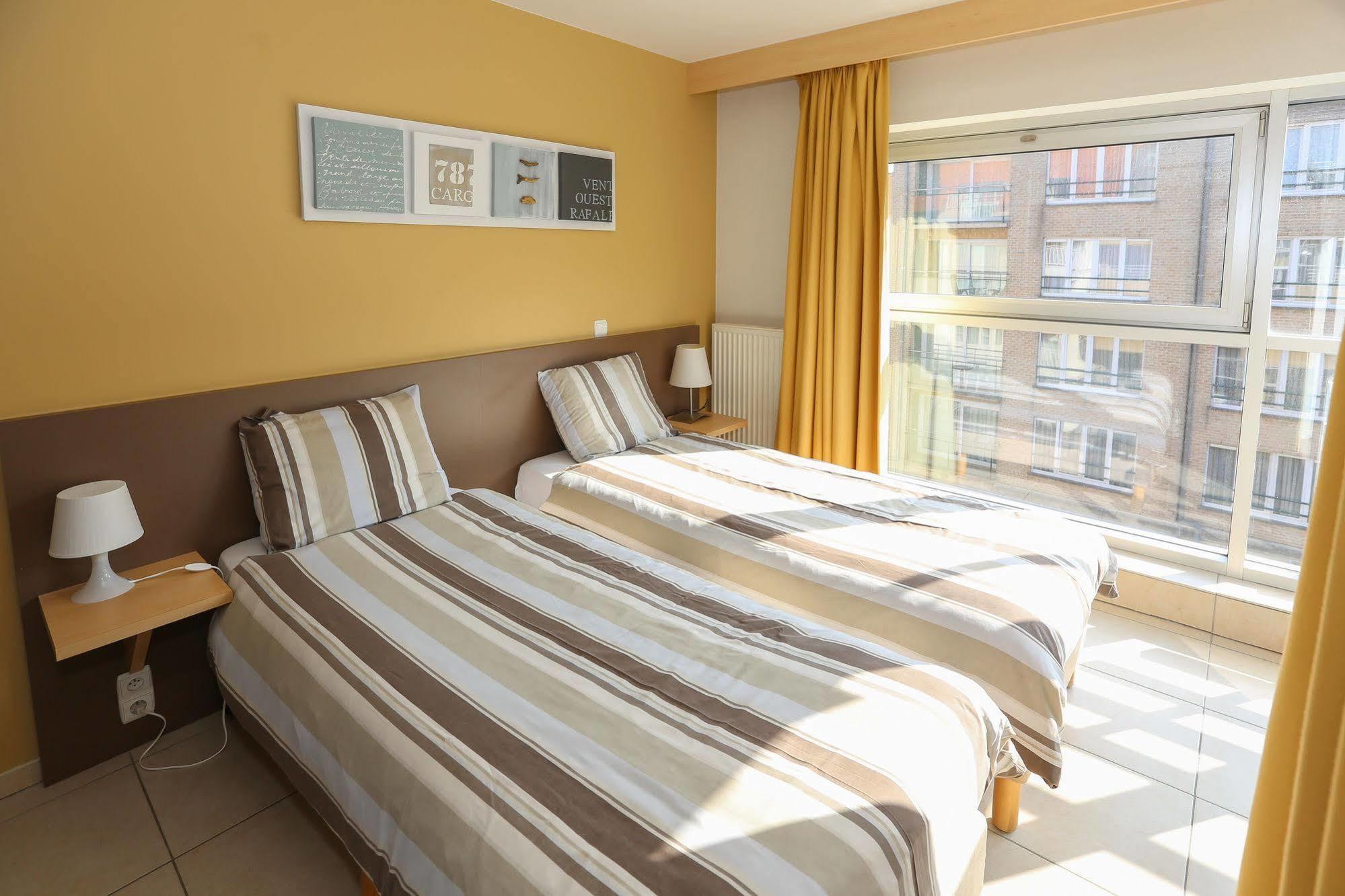 Belcasa Suitehotel Мідделкерке Екстер'єр фото
